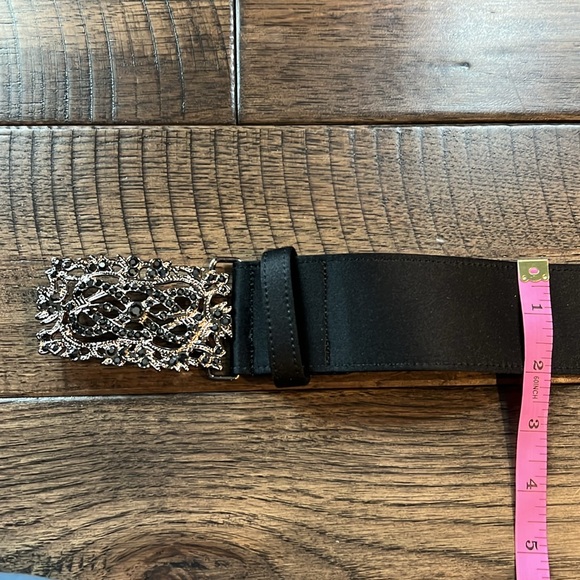 The limited womens belt size M black with rhinestone buckle - Picture 2 of 6